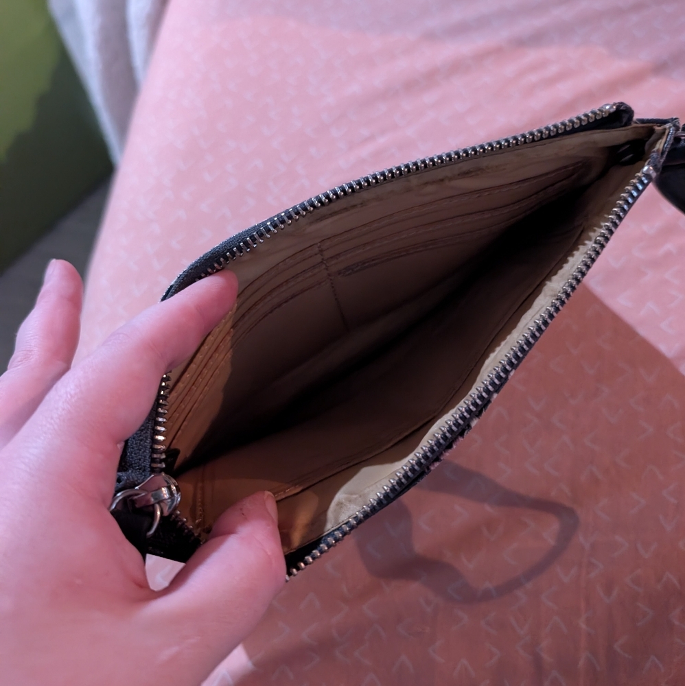 GUESS Clutch